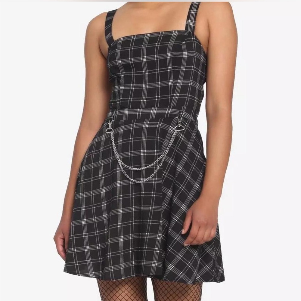 Hot Topic Black & White Plaid Chain Dress
